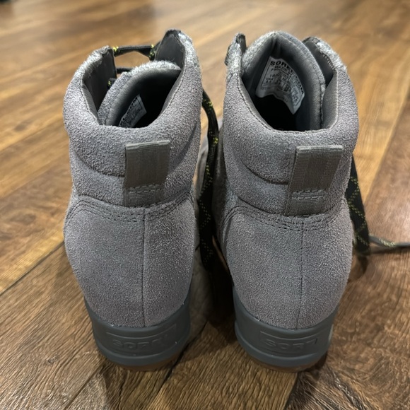 Like new Sorel boots! - Picture 4 of 7